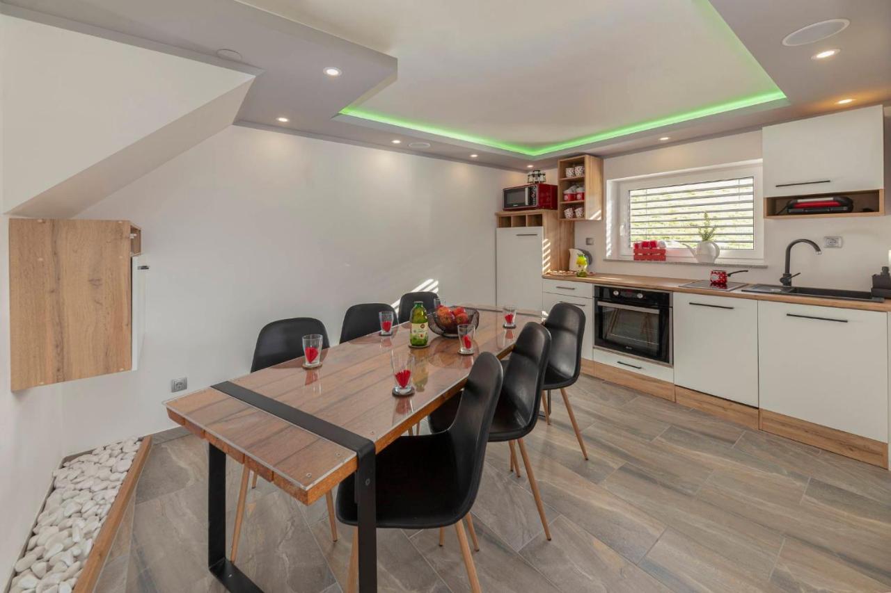 Holiday House Vikend Polzela Zewnętrze zdjęcie